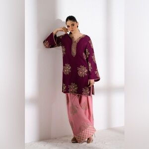 Pakistani clothes- Ethnc Embroidered Purple and Pink Kurta Set